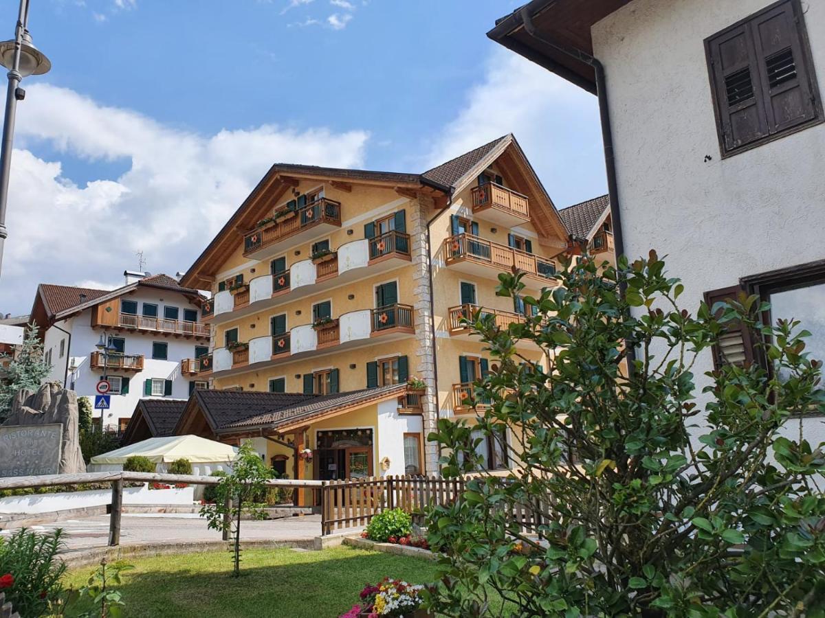 Hotel Sass Maor Fiera Di Primiero Exterior foto